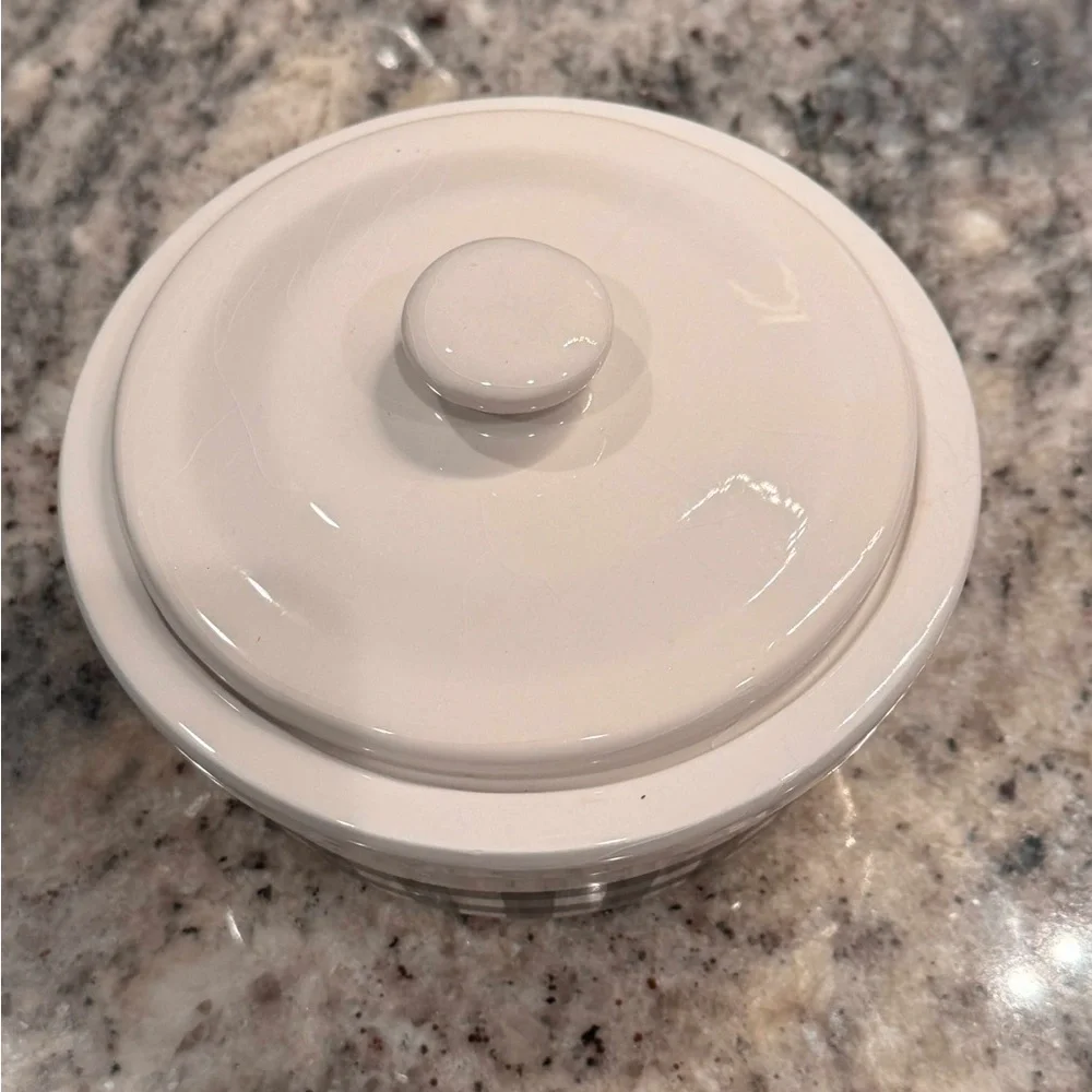 Plaid Ceramic mini Dish with Lid 3x7in